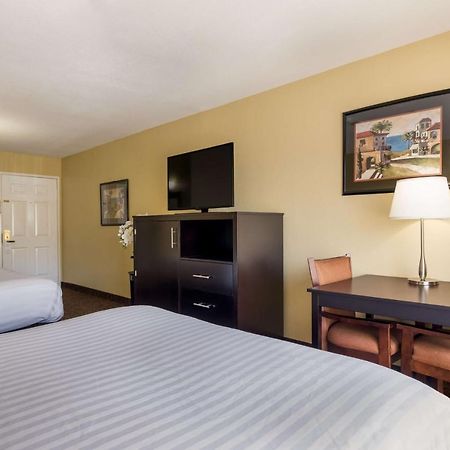 Best Western Escondido Hotel Luaran gambar